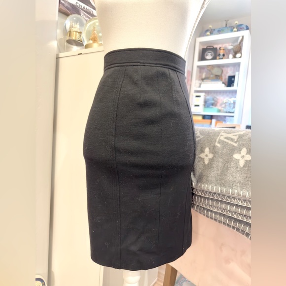 CHANEL Silk Lined Wool Skirt - Picture 7 of 7